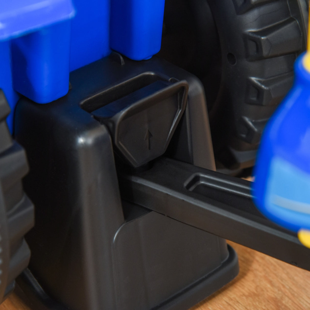 easycomfort easycomfort trattore per bambini cavalcabile con rimorchio rastrello e pala gioco educativo per bimbi 12 36 mesi 91x29x44cm blu