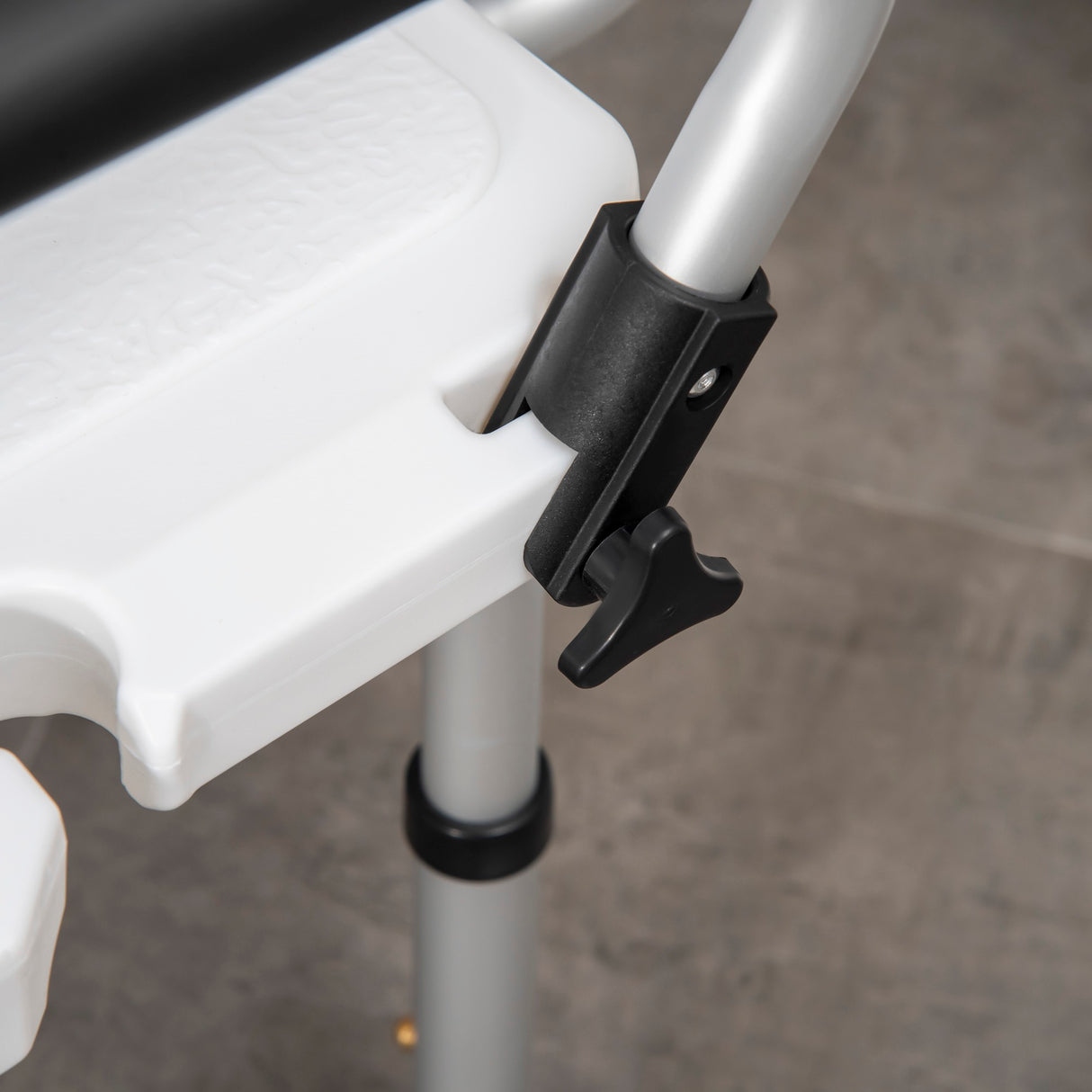 easycomfort easycomfort sedia per doccia per anziani disabili e donne incinte imbottita con forma a u 54x52x70 82cm bianco