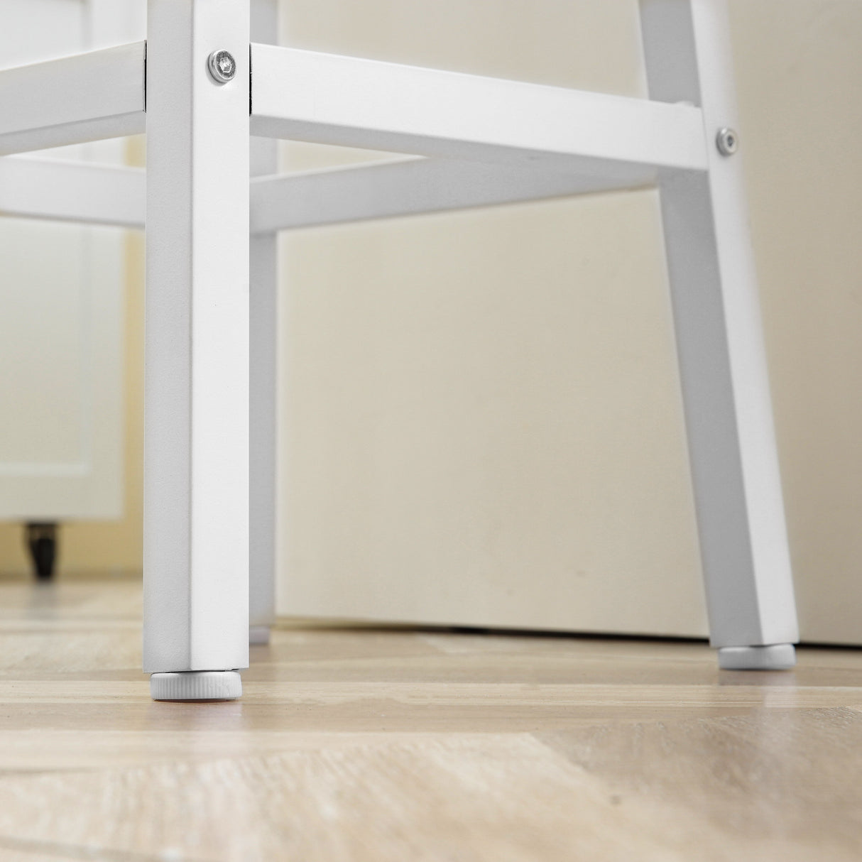 easycomfort easycomfort set 2 sgabelli da cucina in truciolato e acciaio con piano liscio e poggiapiedi 32 5x32 5x65 cm bianco e legno