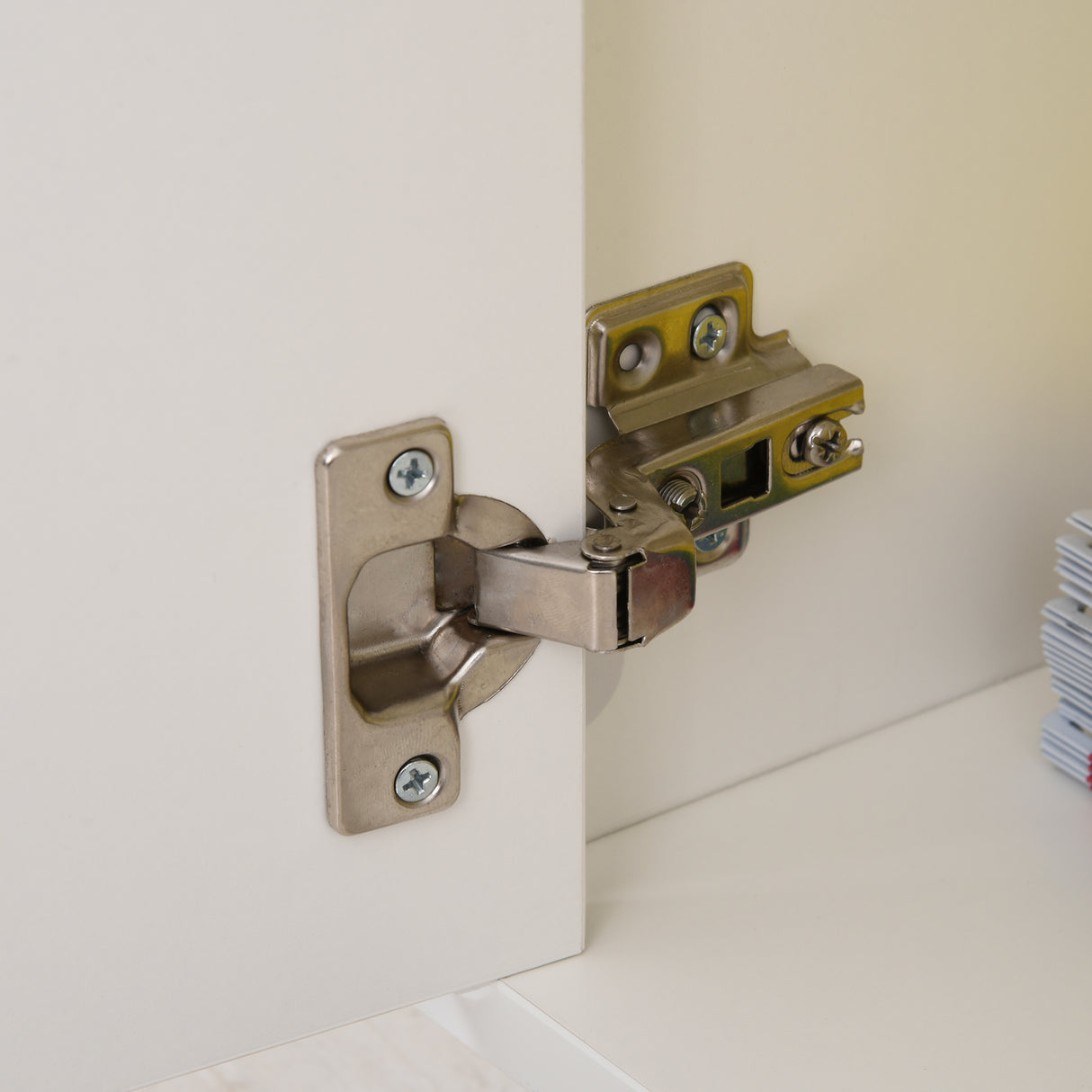 easycomfort easycomfort cassettiera per ufficio in legno con 2 chiavi cassetto armadietto e 4 ruote ean 8054111842020