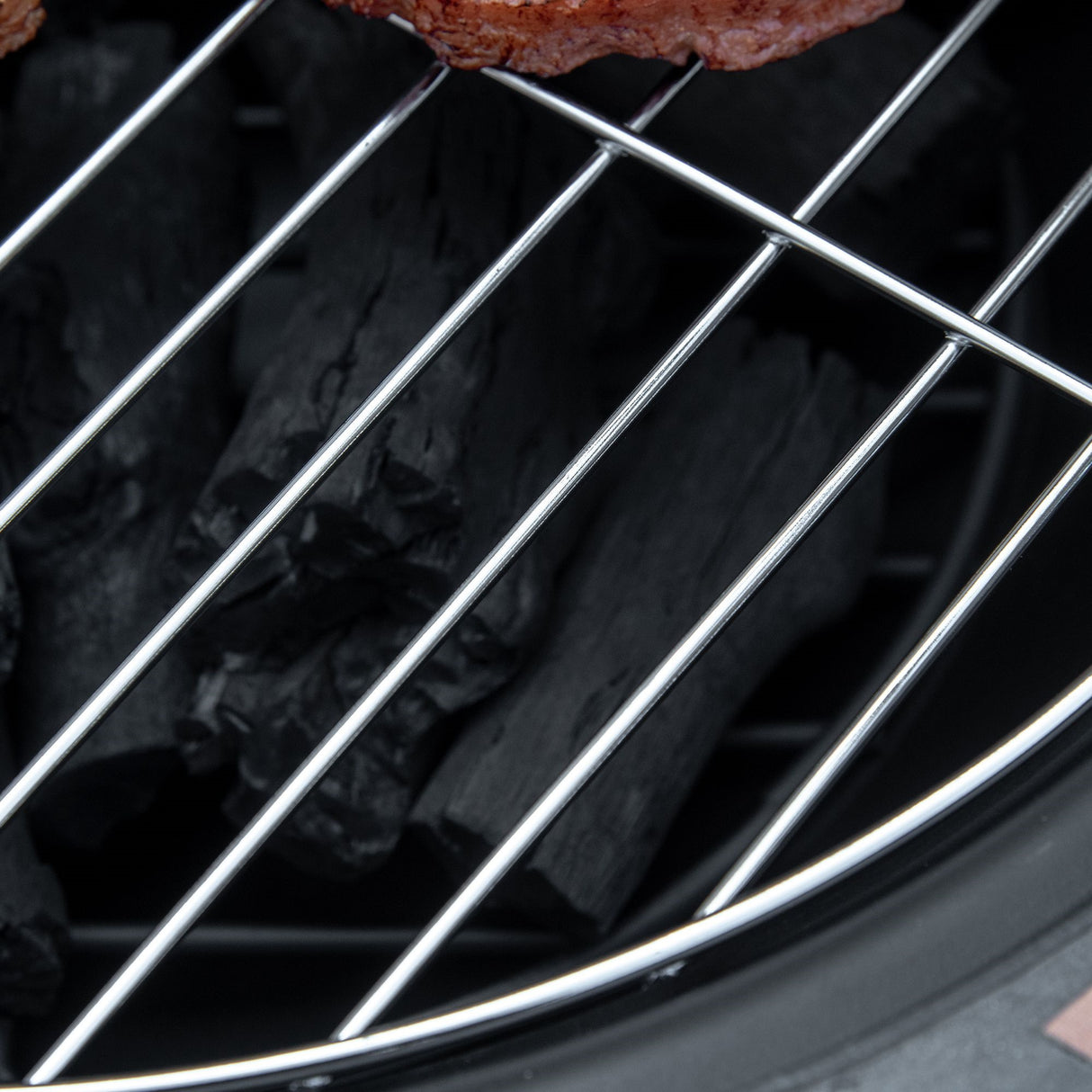 easycomfort braciere da giardino con coperchio parascintille attizzatoio e piano d appoggio in ceramica 68x68x45cm nero