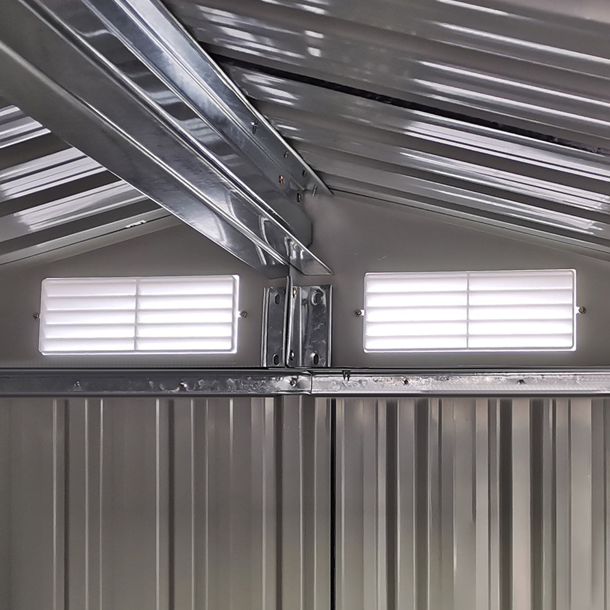 easycomfort casetta da giardino porta attrezzi in acciaio tetto inclinato e 4 prese d aria 152x132x188cm