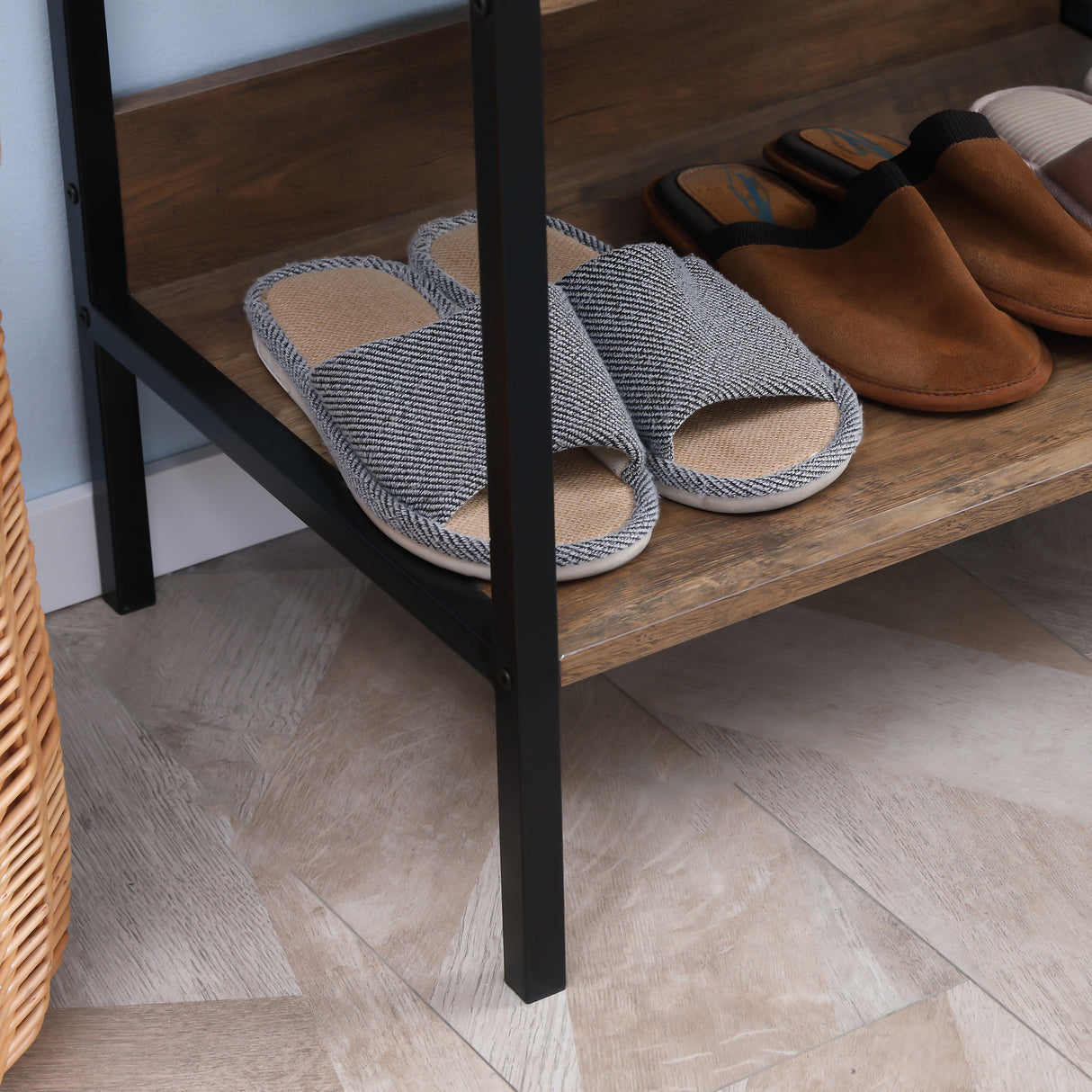 easycomfort easycomfort appendiabiti da terra con 1 asta e 4 ripiani aperti in truciolato e acciaio 60x40x180 cm marrone