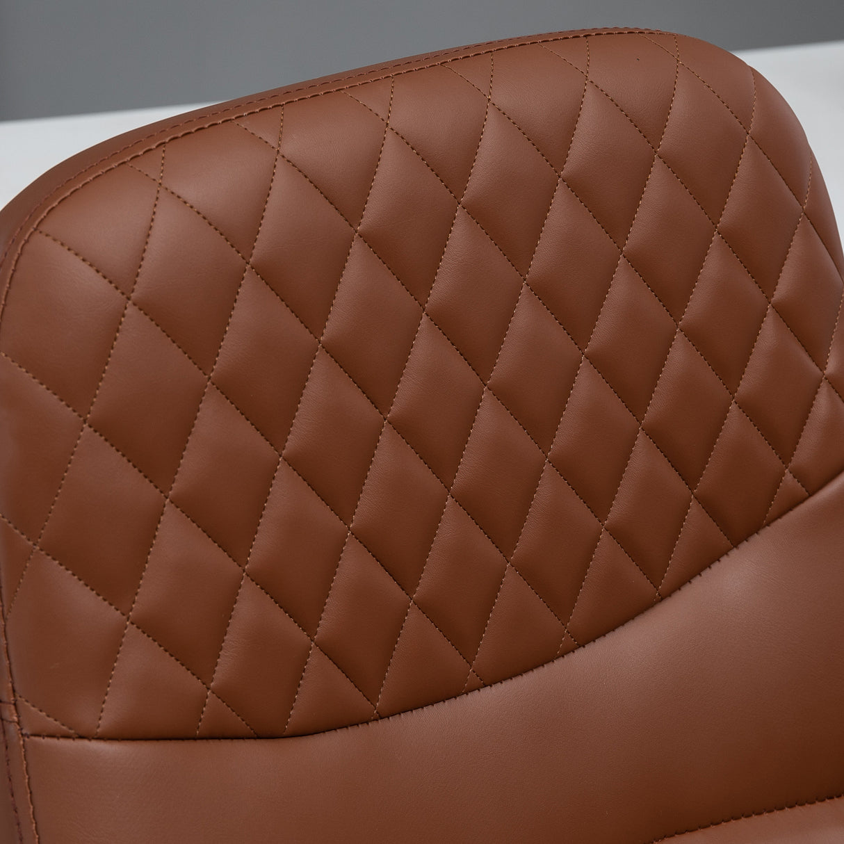 easycomfort easycomfort sedia da ufficio a dondolo con 2 punti massaggianti e porta usb poltrona da ufficio in finta pelle marrone con altezza regolabile 59x63x92 101cm ean 8054144136585