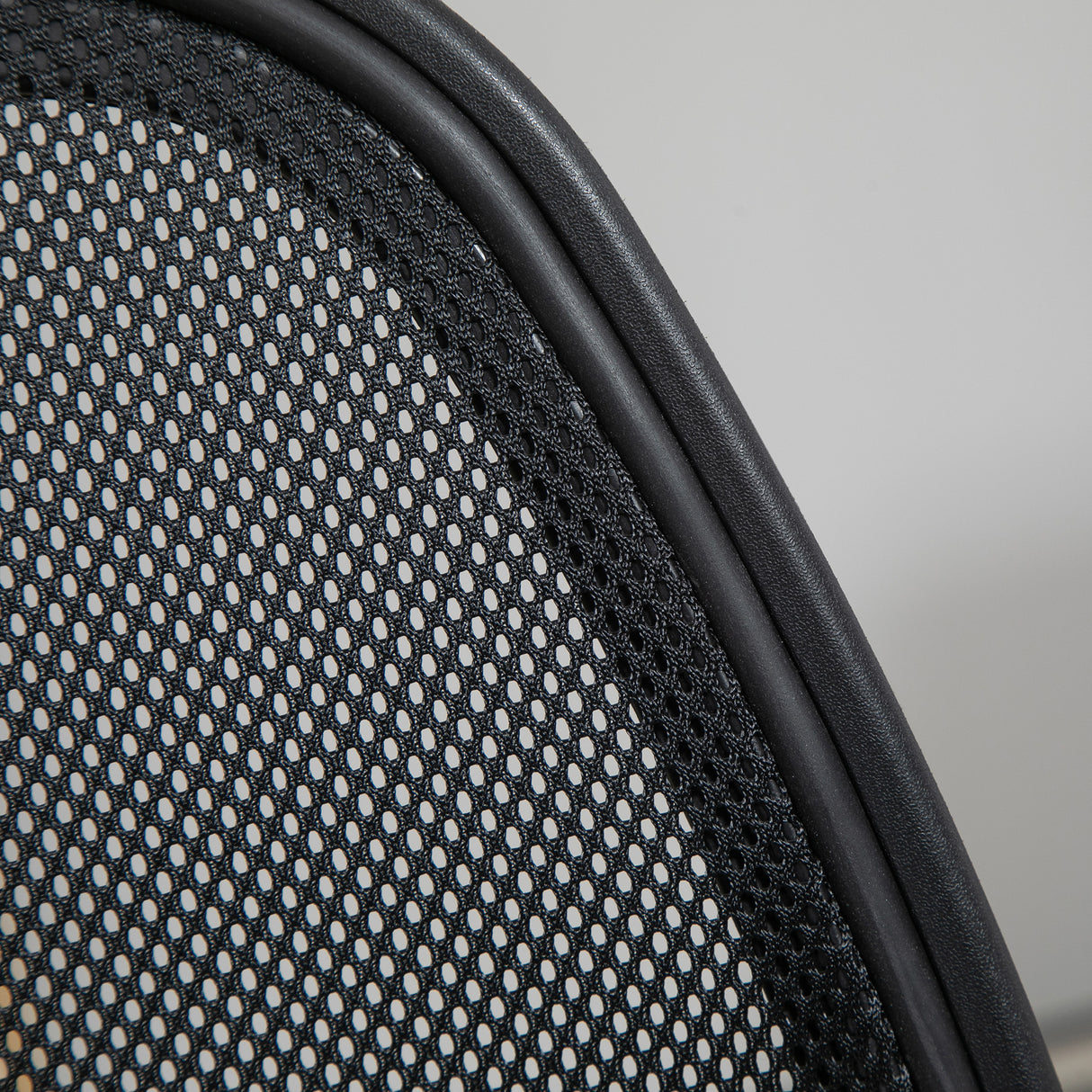 easycomfort easycomfort sedia da ufficio ad altezza regolabile con braccioli rotelle e seduta imbottita 60x56x110 132 cm nera