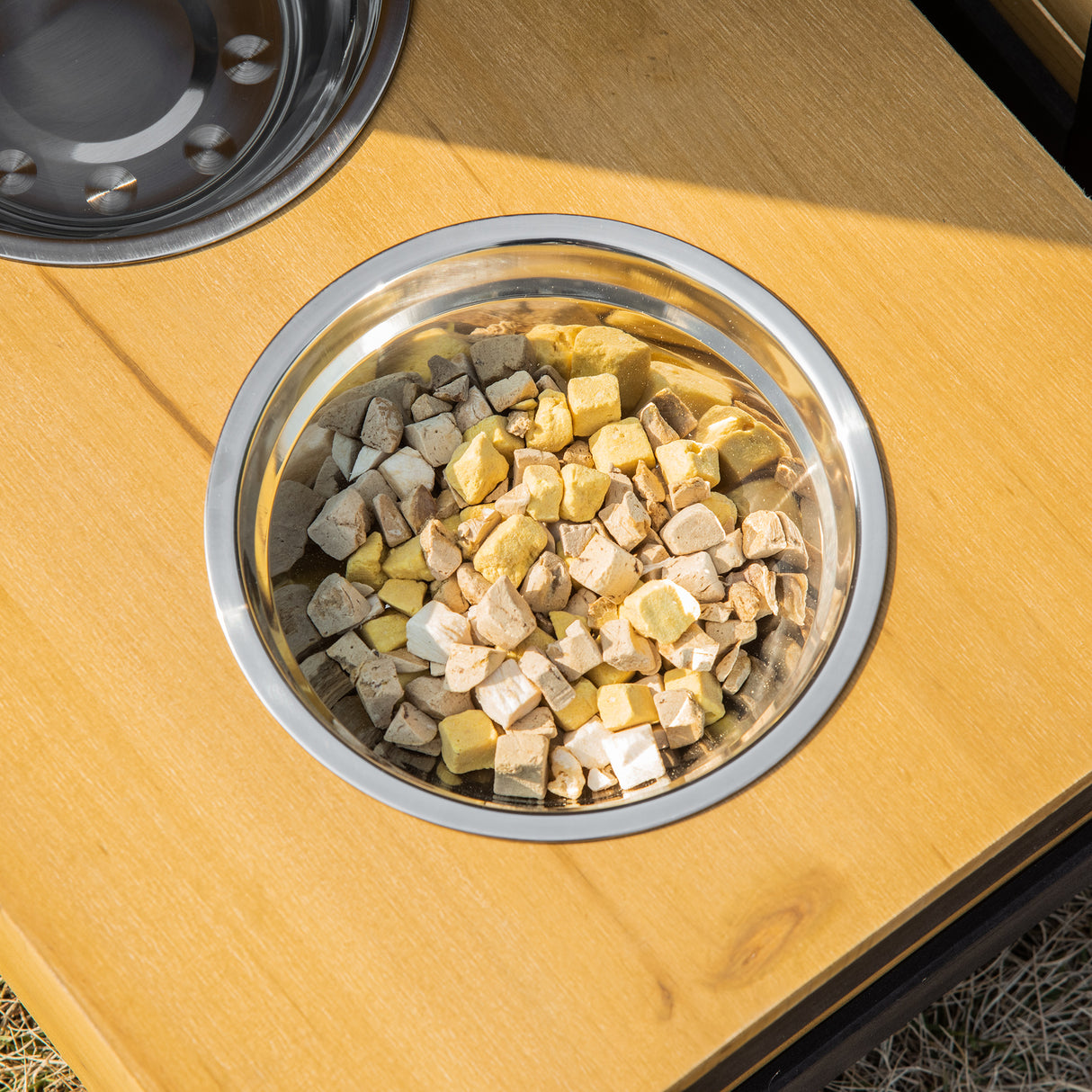 easycomfort cuccia per cani taglia media con 2 porta ciotole box esterno e tetto in bitume 130x93x92cm