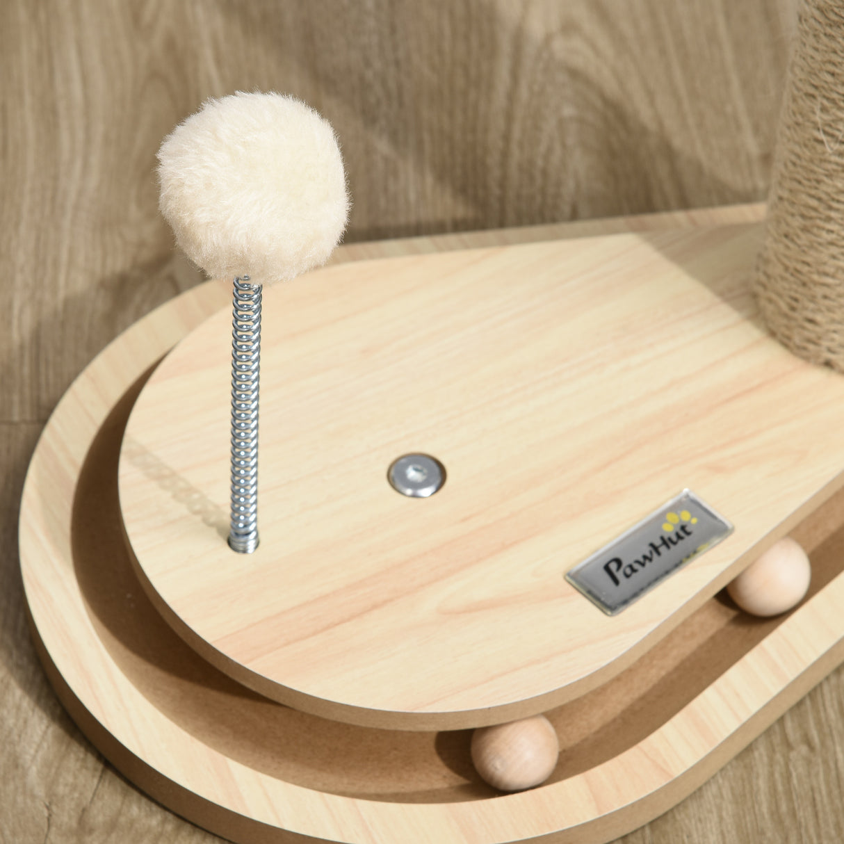 easycomfort tiragraffi per gatti 4kg max in truciolato e iuta con palline da gioco incluse 35x23x40 cm color rovere