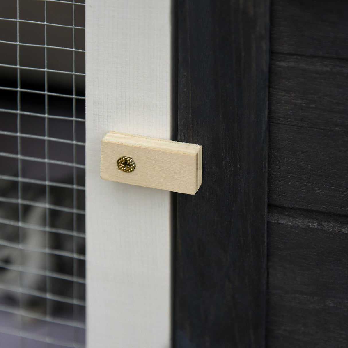 easycomfort conigliera in legno di abete da esterno con vassoio estraibile tetto apribile in bitume e rete metallica 90x45x65cm nera bianca e verde