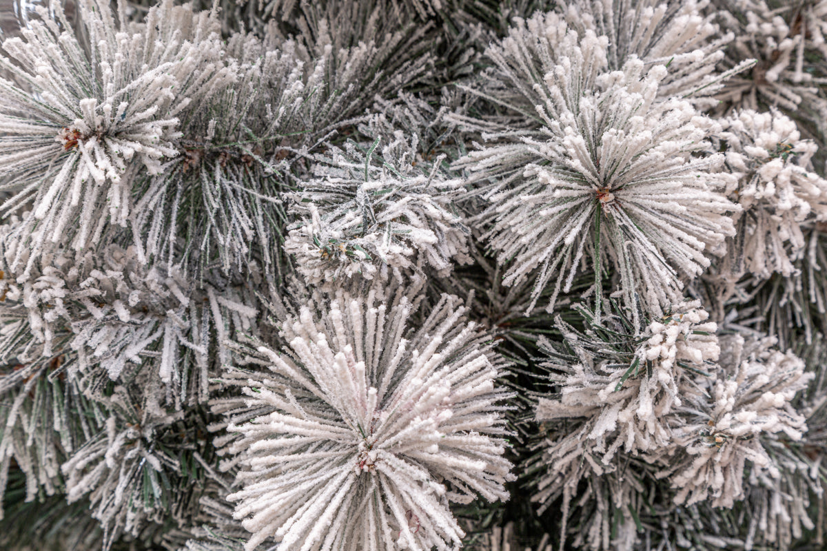le stelle albero di natale innevato slim h 180cm con base a croce in ferro pieghevole