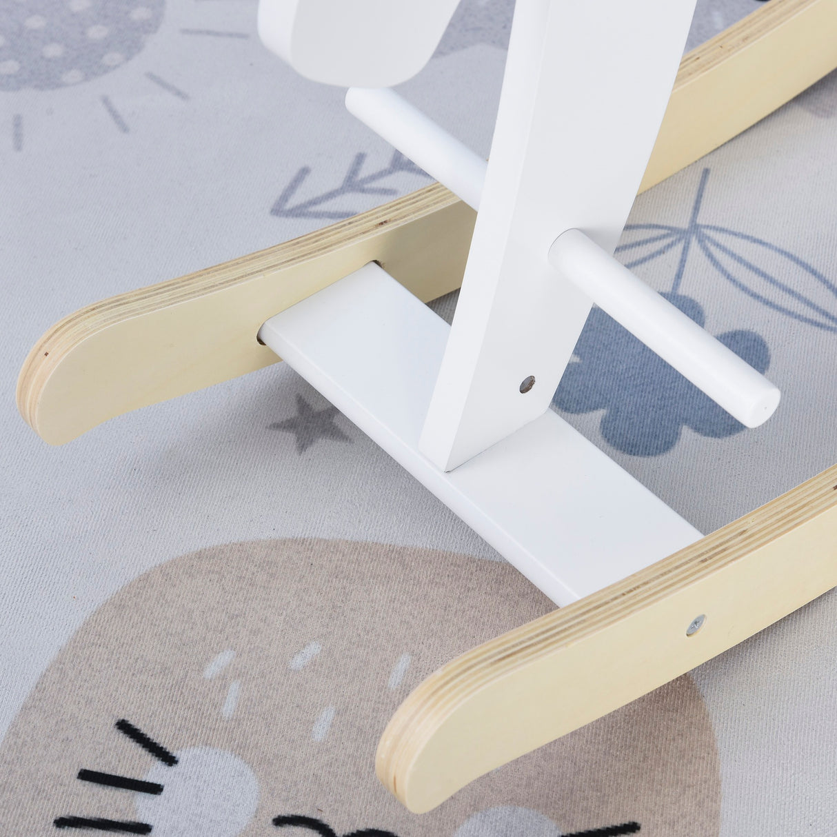 easycomfort easycomfort cavallo a dondolo bambini da 1 3 anni in legno con maniglie e poggiapiedi 68x26 5x48 cm bianco