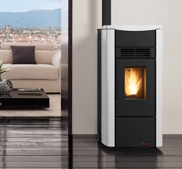 immagine-1-la-nordica-stufa-a-pellet-canalizzata-la-nordica-extraflame-modello-giusy-plus-evo-8-kw-disponibile-in-vari-colori-pergamena