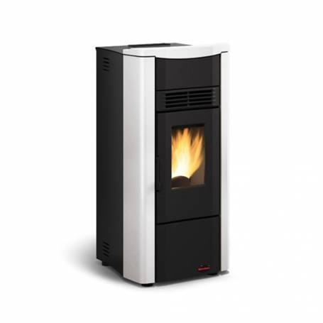 immagine-1-la-nordica-stufa-a-pellet-ventilata-la-nordica-extraflame-giusy-evo-7-kw-colore-bianco