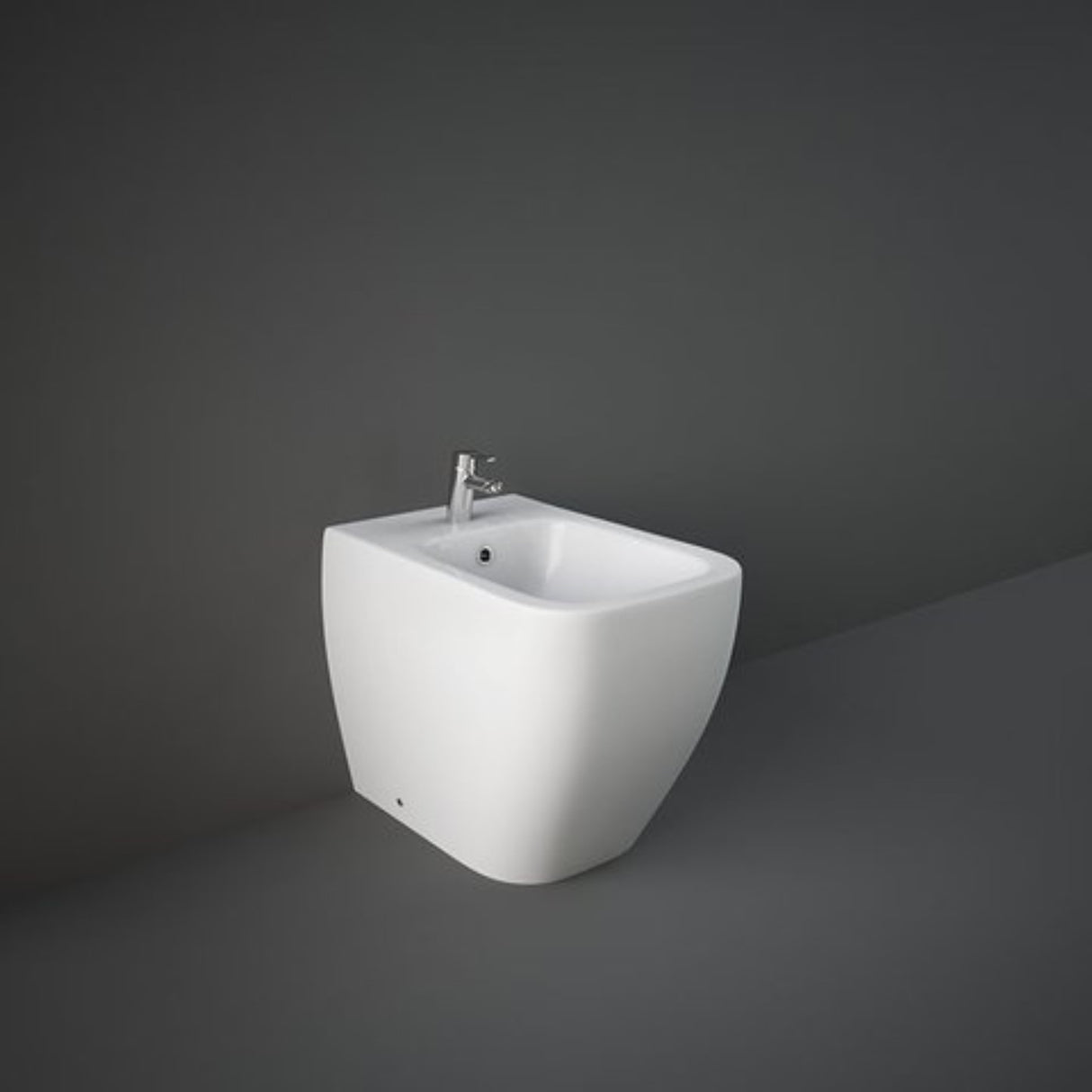 immagine-1-rak-ceramics-bidet-a-pavimento-filo-parete-rak-metropolitan-in-ceramica-53-x-34-cm-ean-99580353