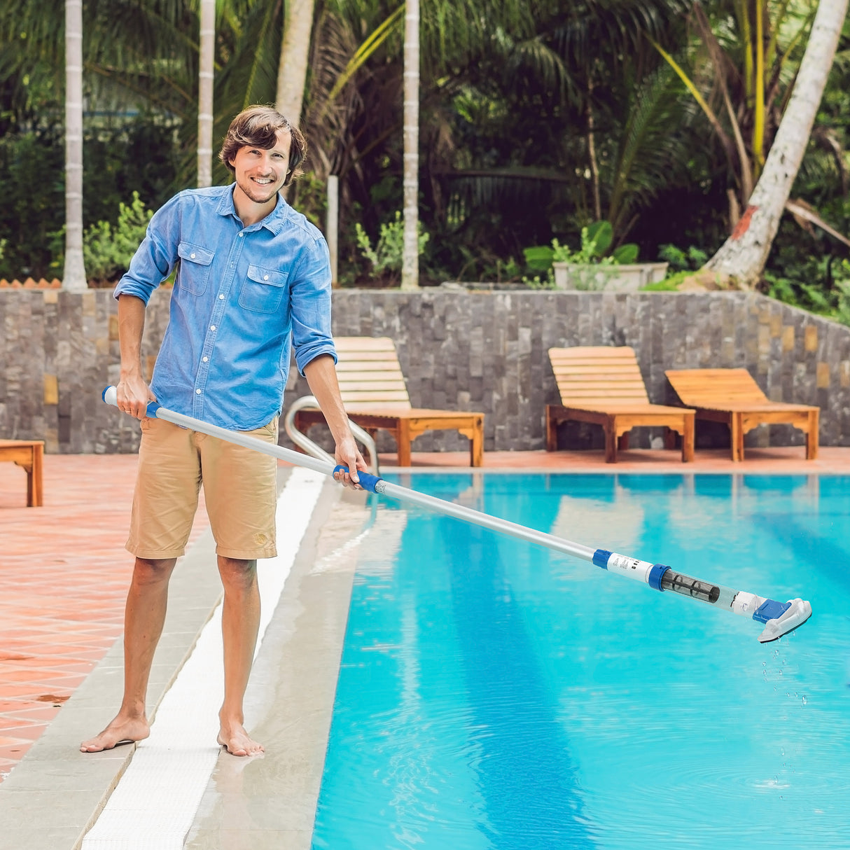 immagine-2-easycomfort-easycomfort-aspirapolvere-per-piscina-portatile-cordless-con-palo-telescopico-210x17x7cm-bianco-e-blu