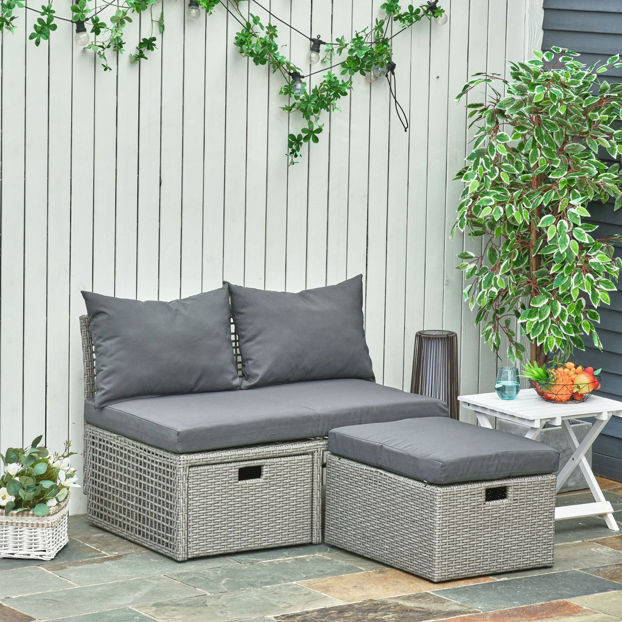immagine-2-easycomfort-easycomfort-divano-2-posti-con-contenitore-e-pouf-in-rattan-pe-salvaspazio-con-cuscini-grigio-ean-8055776916262
