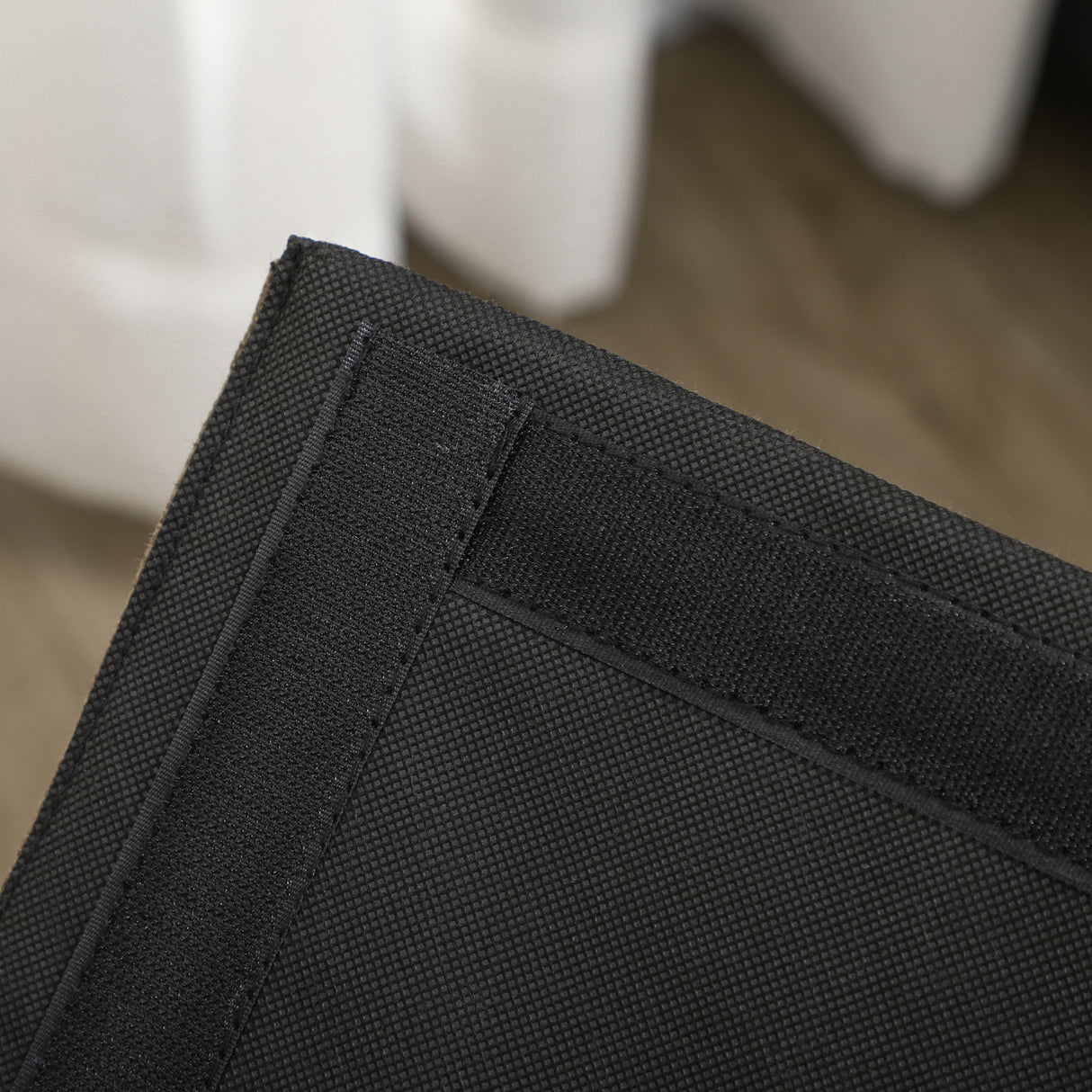 immagine-7-easycomfort-easycomfort-casetta-per-gatti-con-2-porte-pallina-da-gioco-cuscino-e-tappetino-tiragraffi-65x41x45-5-cm