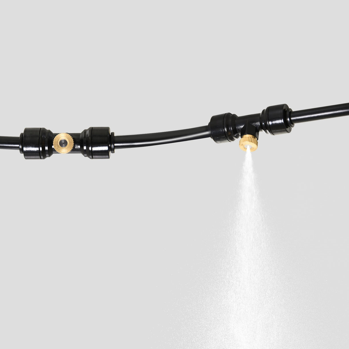 immagine-8-easycomfort-easycomfort-kit-nebulizzatore-da-giardino-con-11-ugelli-ottone-sistema-raffreddamento-irrigazione-a-goccia-tubo-9m-in-pp-ean-8054111841429