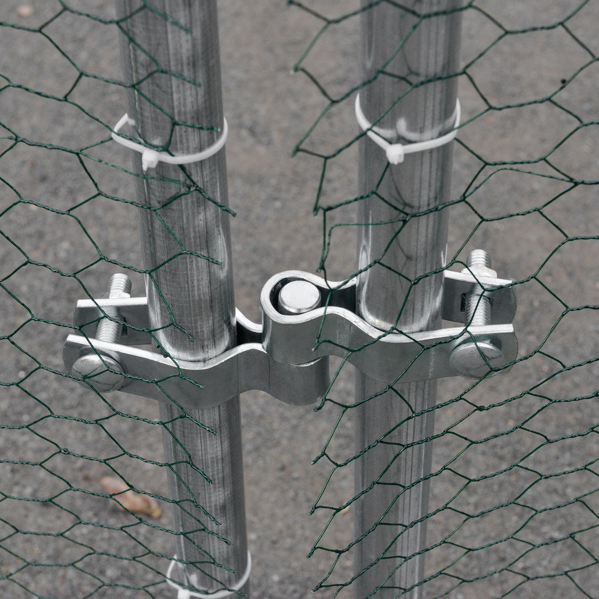 immagine-8-easycomfort-easycomfort-recinto-per-galline-in-acciaio-con-copertura-anti-uv-2-8x5-7x2m-argento