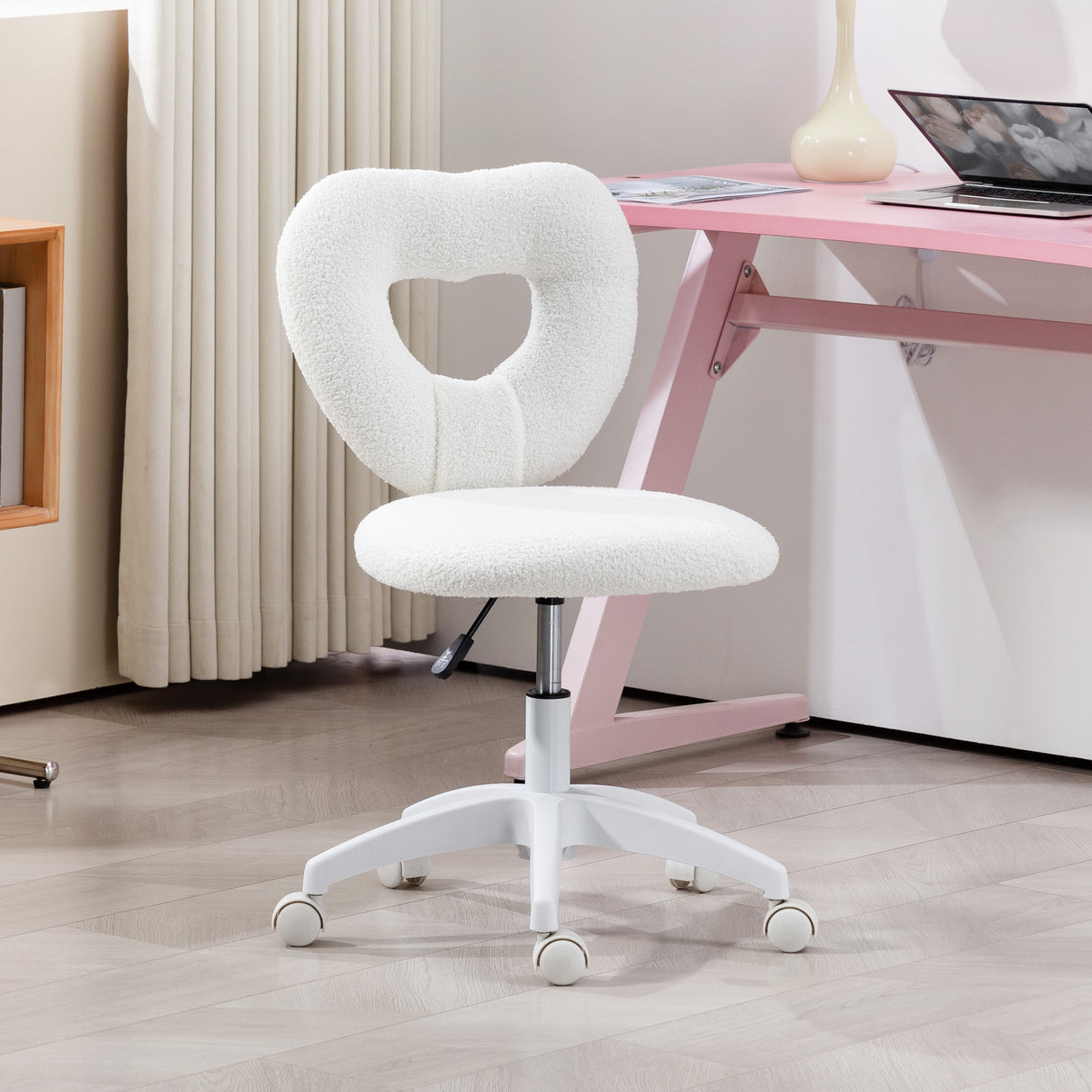 easycomfort easycomfort sedia da ufficio imbottita con schienale a cuore e rotelle in velluto teddy e plastica 45x56x78 88 cm bianco