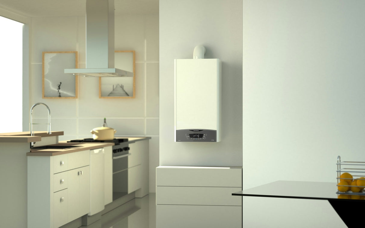 caldaia a gas ariston clas one system 35 kw metano wi fi optional completa di kit fumi new erp 2018