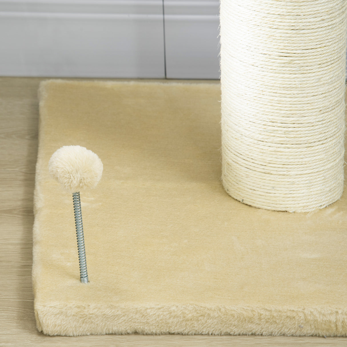 immagine-9-easycomfort-easycomfort-albero-tiragraffi-per-gatti-con-lettino-e-pallina-in-peluche-e-palo-in-sisal-55x55x83cm-beige