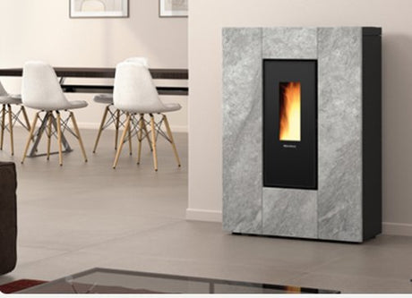 immagine-1-la-nordica-stufa-a-pellet-la-nordica-extraflame-marilena-plus-ad-pietra-37-80-kw