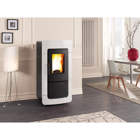 immagine-1-la-nordica-termostufa-a-pellet-la-nordica-extraflame-modello-diadema-acs-idro-284-kw-colore-bianco