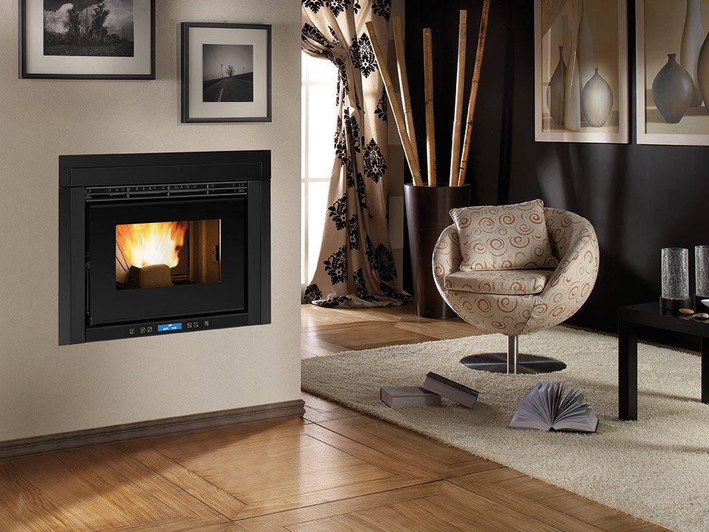 immagine-2-la-nordica-inserto-camino-a-pellet-ventilato-la-nordica-modello-comfort-p70-h49-97-kw